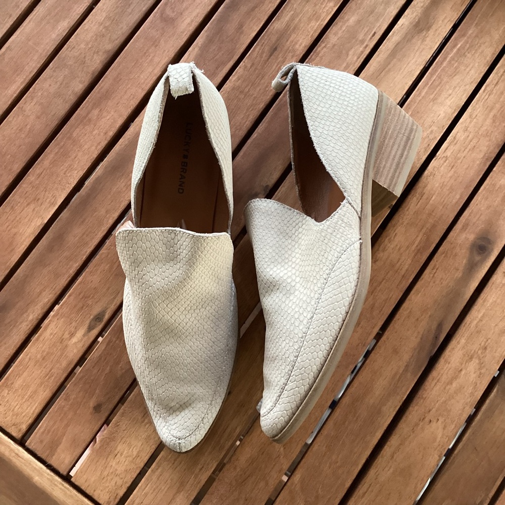 Lucky Brand Women's Mahzan ivory leather lizard print heeled Slip-On Shoes